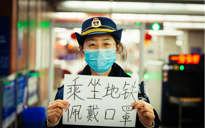 “1例本土確診”沸騰了整個(gè)西安 疫情當(dāng)下 公車上班族該如何做好個(gè)人防護(hù)？(圖9)