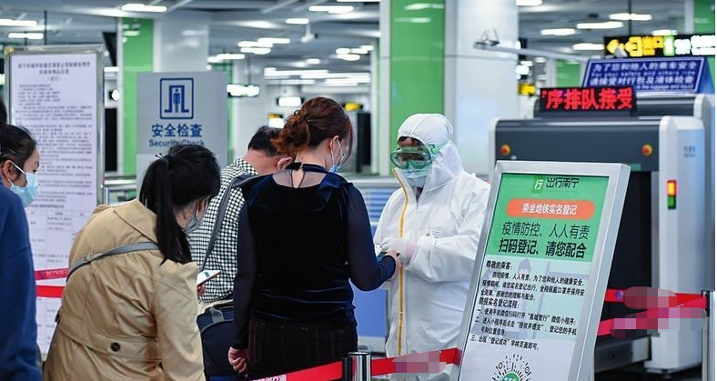 “1例本土確診”沸騰了整個(gè)西安 疫情當(dāng)下 公車上班族該如何做好個(gè)人防護(hù)？(圖11)