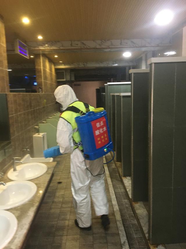 公益消殺 助力開學(xué)|信點醫(yī)療助力西光實驗小學(xué)筑牢安全屏障 迎接學(xué)子歸來(圖2)