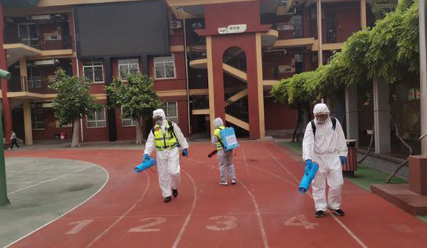 公益消殺 助力開學(xué)|信點醫(yī)療助力西光實驗小學(xué)筑牢安全屏障 迎接學(xué)子歸來(圖3)