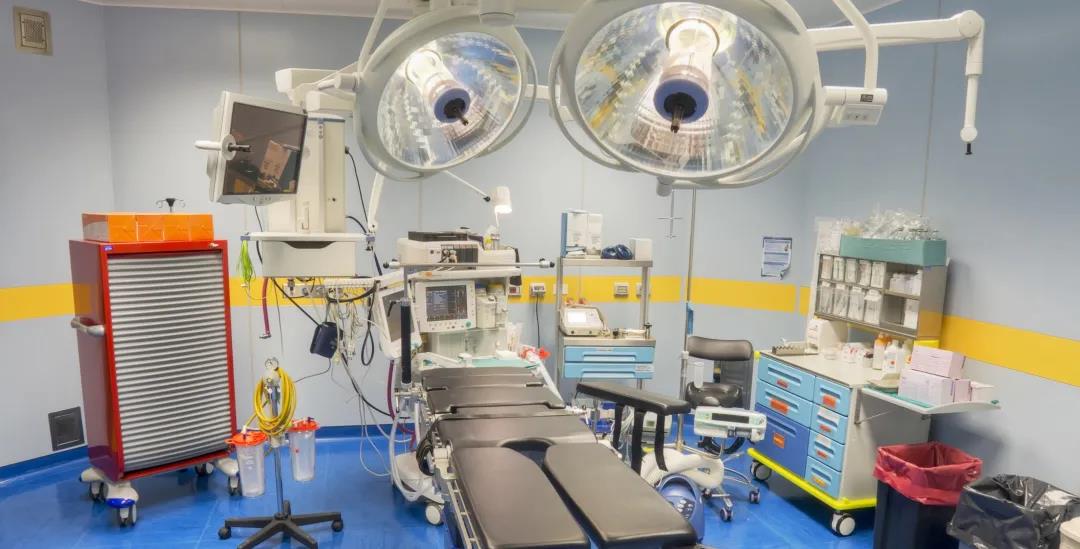 手術(shù)室內(nèi)不同等級(jí)風(fēng)險(xiǎn)區(qū)域的清潔消毒規(guī)范(圖3)