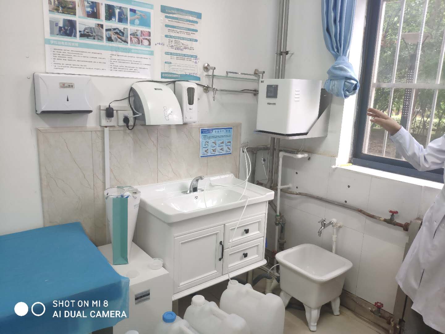 長安大學渭水校區(qū)校醫(yī)院醫(yī)用1000酸化水應(yīng)用場景(圖2)