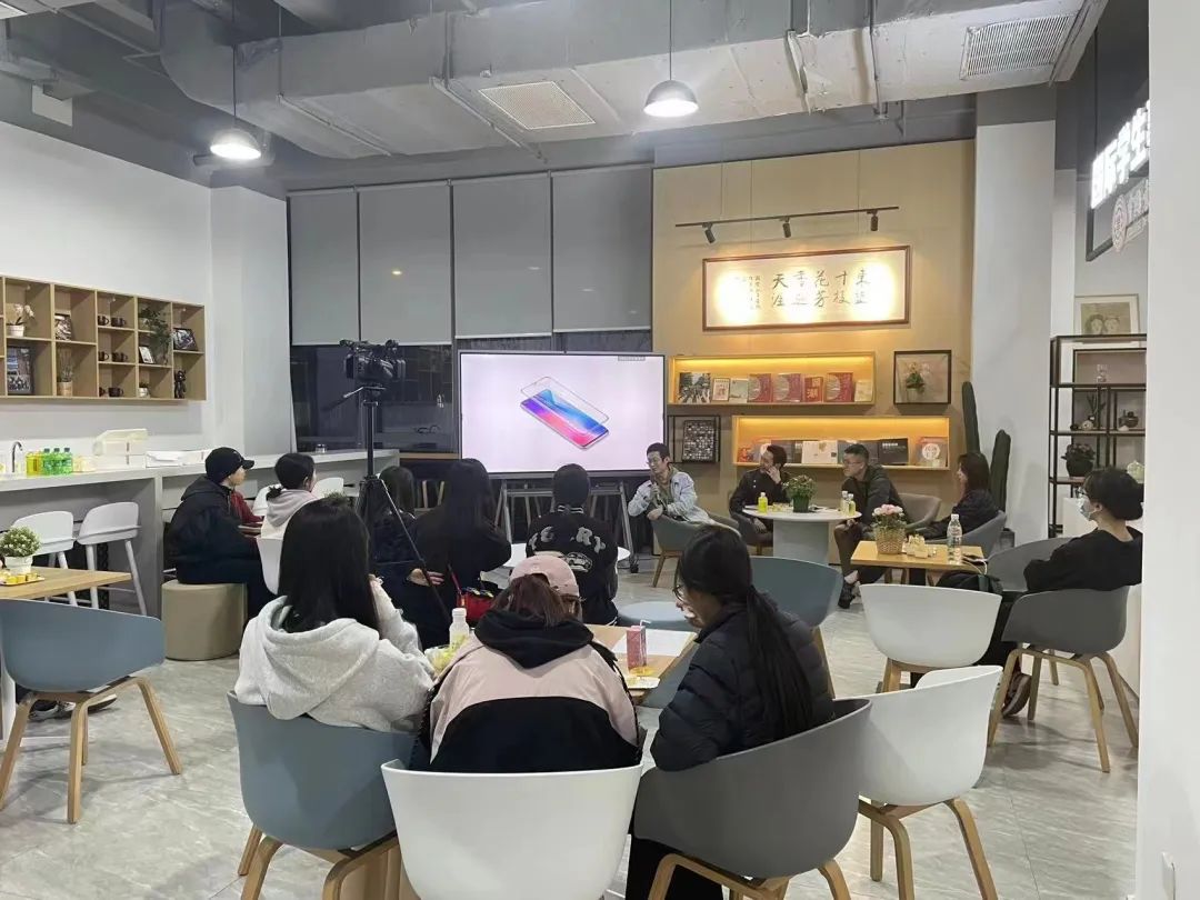 壯游派 | 第三期國(guó)際交流圓桌會(huì)圓滿收官 以藝術(shù)之名，聯(lián)結(jié)世界心靈